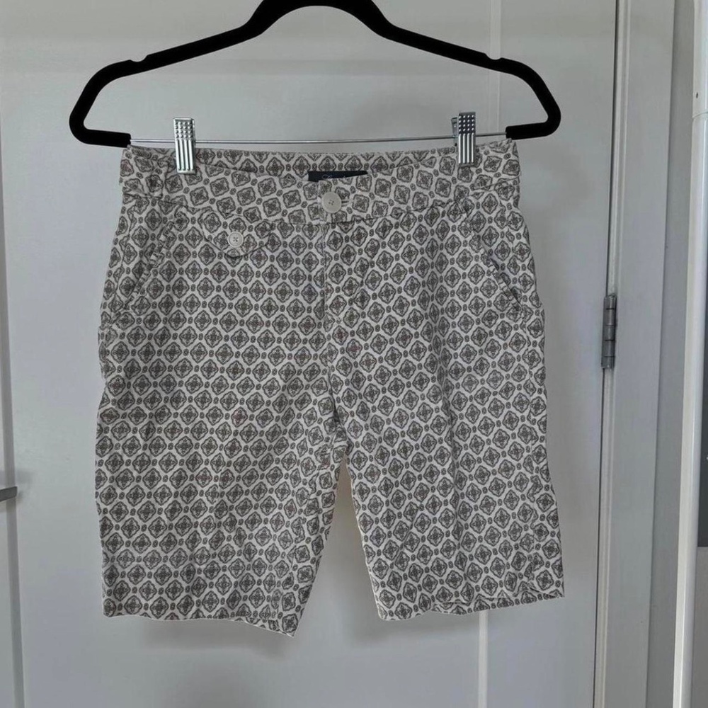 Level 99 Patterned Bermuda Shorts - Picture 3 of 4